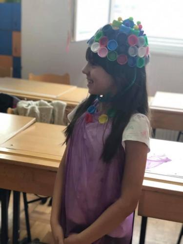 Prezentare de modă-costume din materiale reciclabile februarie 2019