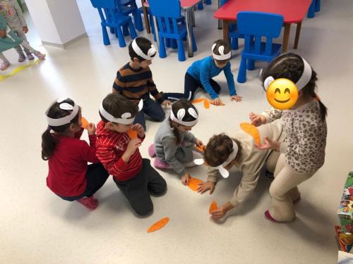 Iepuraşii la morcovi-grupa mijlocie B